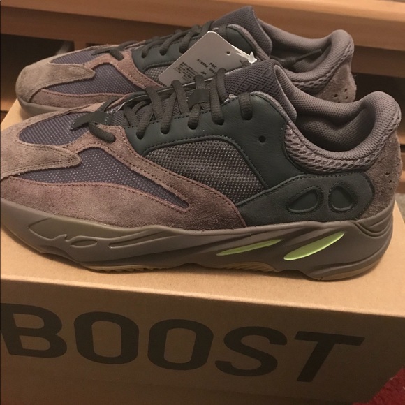 yeezy 70 mauve